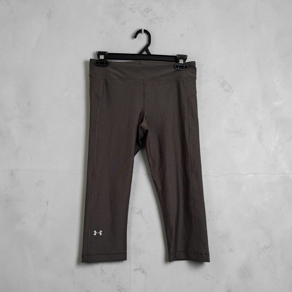 Gray Cropped Under Armour Leggings | High-Performance Athletic Capri Pants